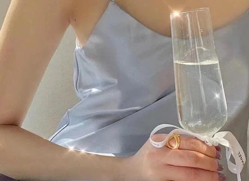 首次性爱发生在什么时候好? 首次性爱发生在什么时候好?