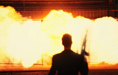 ​低调开播，“港味”十足的《绝密追击》，竟摸到了网大的天花板？