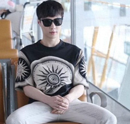 极限挑战片酬整体高于跑男 看他们开什么车就知道了