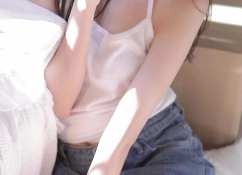 男子骑车三天三夜，狼狈翻墙入校，只因妻子在校与别人恋爱