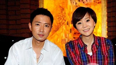 ​尔豪小秦氏的爱情：王一楠毁容后，高鑫照顾4年，事业停摆也不悔