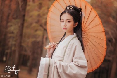 ​小说：听说侯府小姐被神医治好，薄情王爷立即上门，却被一通戏弄