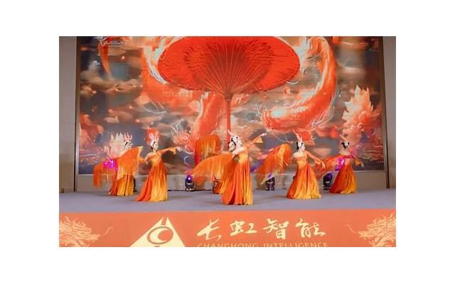 男人对暗恋的女人表现出来很冷漠(男人知道一个女人暗恋他的表现)