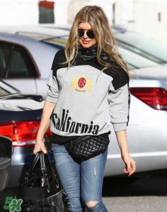 ​腰包怎么背好看？腰包怎么搭配？