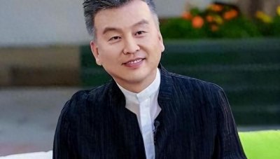 ​央视张泽群！扎根央视27年，55岁老来得子，事业尽孝两难全