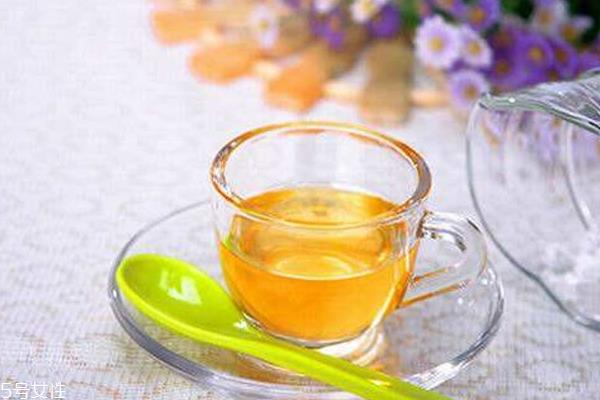 蜂蜜颜色深浅哪种好 以浅淡色为佳