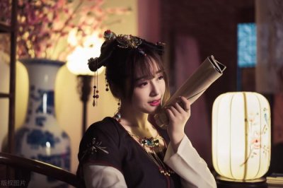 ​夸奖女人漂亮气质的话，怎么夸女孩子漂亮又不显俗套