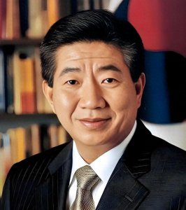 ​如何评价卢武铉？为民请命的道德完人？损公肥私的“三星之父”？