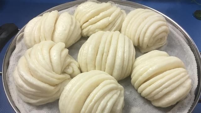 菠菜花卷怎么变黄了