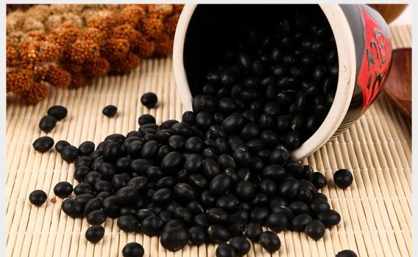 吃黑豆皮有什么好处,黑豆皮和黑豆仁的功效一样吗?图4