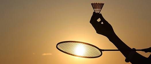 打羽毛球有哪些好处和坏处