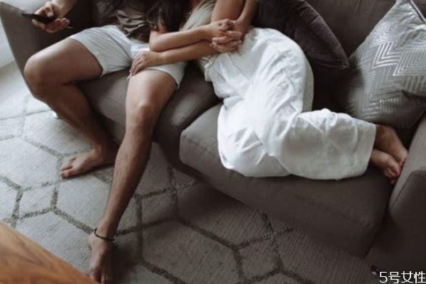 面对冷暴力该怎么解决 聪明的女人对付冷暴力的男人 面对冷暴力该怎么解决 聪明的女人对付冷暴力的男人