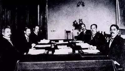 代表中国参加巴黎和会的人