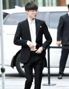 ​LOL：赵恩静成人妻，世界第一人Faker或将“血洗”韩服