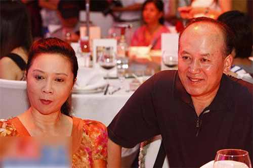 郭达和妻子生活近照 称自己娶到金不换的老婆 儿子在英国读博士