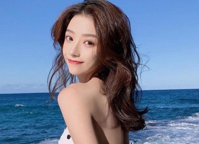 ​黄晓明和赵薇（黄晓明连续11年为赵薇庆生）