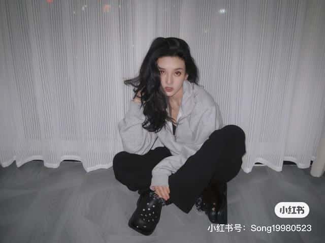 crocs旗舰店是真的吗（crocs正品价格）