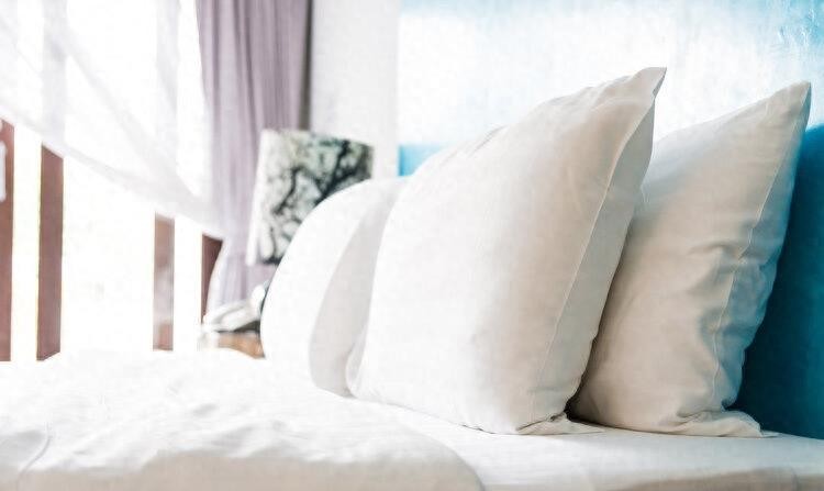 乳胶枕头的好处和坏处(乳胶枕含有毒物质吗？)