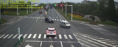 ​闯红灯过斑马线后停车算闯红灯吗（红灯时过了斑马线停车算闯红灯吗）