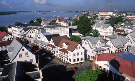 亲近中国的南美小国，不仅过春节，还把客家话作为国家的法定语言