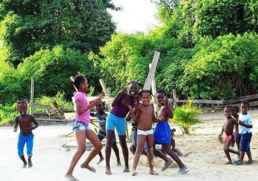 亲近中国的南美小国，不仅过春节，还把客家话作为国家的法定语言