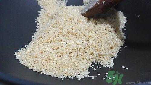 小鱼干怎么炒好吃?蜜汁小鱼干的做法 小鱼干怎么炒好吃?蜜汁小鱼干的做法