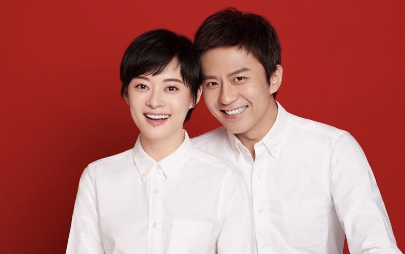 孙俪邓超结婚证照片（邓超画与孙俪结婚证件照）