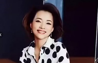 ​孙俪邓超结婚证照片（邓超画与孙俪结婚证件照）