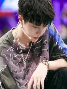 ​揭秘王一博真实身高！