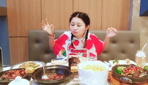 大胃王小猪猪特能吃真名资料 猪猪到底多能吃？