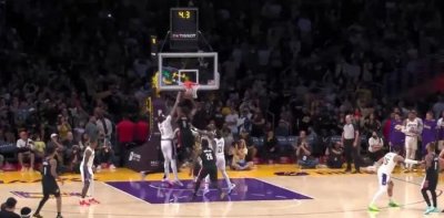 ​最后3秒！湖人惨遭绝杀！勇士单节50分！人比人气死人……