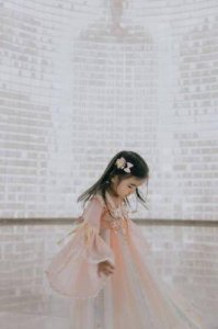 ​孔子后裔谢雪心：71岁依然优雅，勇敢追求时尚与梦想