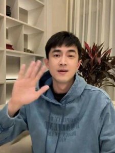 林更新复读博：追梦校园生活与粉丝互动