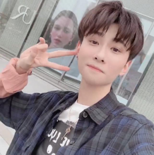 王乐乐公然挑战官方，快手全脸出镜，5分钟10W人观看，厉害了