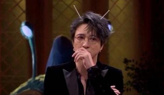 李雨桐再添猛料曝出薛之谦李小璐关系,贾乃亮发文回应8个字亮了