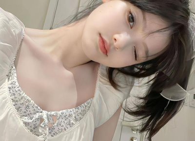 ​陈亦飞谭维维（陈亦飞眼神不离妻子超暖心）