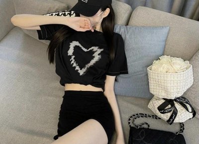 他趁着唯美的月色对我表白 停电后的教室很躁动