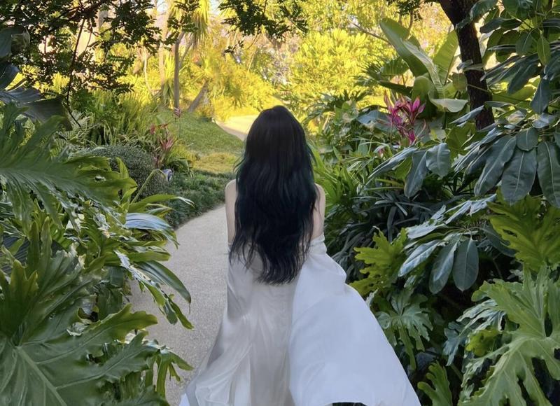 性感，总是措不及防。