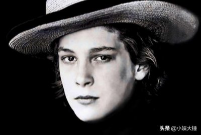 ​伯恩安德森：天使偷偷下凡，上帝很生气，所以惩罚他一生坎坷