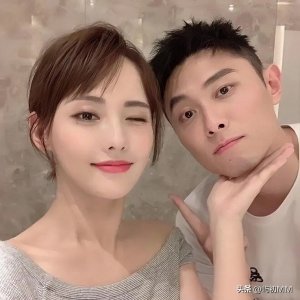 演员张嘉倪老公买超：一见钟情，三次求婚，八年感情，今朝出轨？