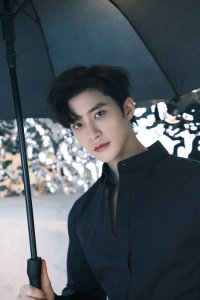 ​陈牧驰说兄弟抱一下亲一下很正常：我就是要抱着你