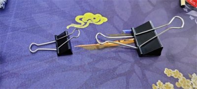 ​如何只用燕尾夹做手机支架