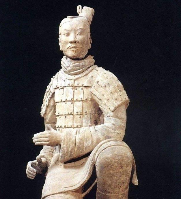 秦始皇陵最特殊的兵马俑,全身都是这种颜色,专家无法解释原因!