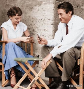 ​一组老照片还原奥黛丽·赫本年轻时的老照片，真是美得过分了