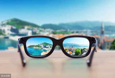 ​眼镜太平庸？最新时尚的“非正常人类”眼镜设计，你get到了吗