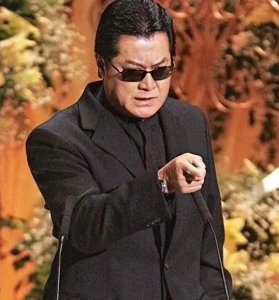 ​邓光荣：怒怼刘銮雄，与霍英东平起平坐，死后却因女人跌落神坛？