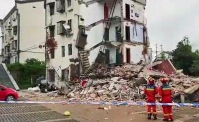 ​紧急救援！安徽铜陵一居民楼发生坍塌5人失联，村民：住的多为中老年人